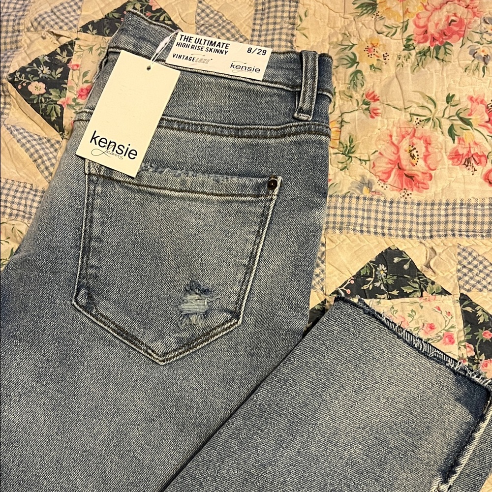 Kensie Women's Light Blue Ankle Jeans
